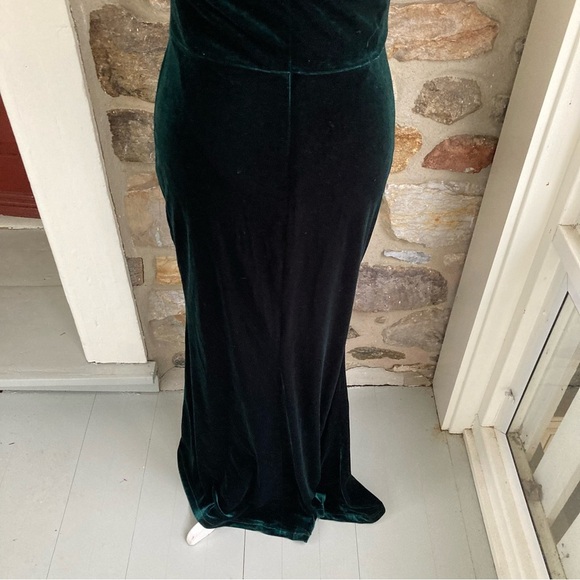 Revelry Bardot Velvet Fit and Flare Off Shoulder Maxi Gown Dress Green - Picture 12 of 16